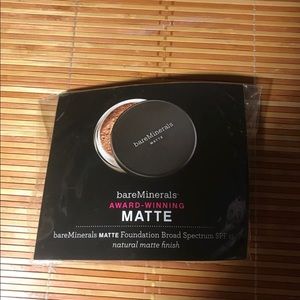 Bare minerals matte finishing powder
